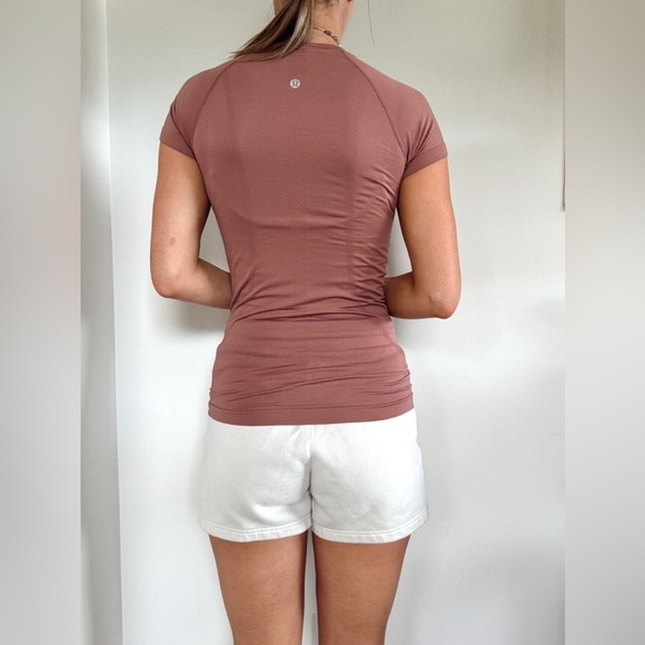 Lululemon Swifty Tech Short Sleeve- Size 2 - Picture 1 of 2